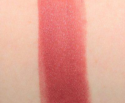 Губная помада Color Pop Velvet Blur Lux в оттенке Y2K свотч на руке