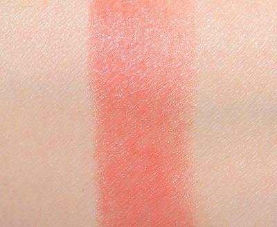 YSL Corail Intuitive (15) Rouge Volupte Shine свотч на руке