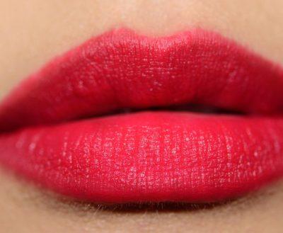 Color Pop Velvet Blur Lux в оттенке «Superbloom» свотч на губах